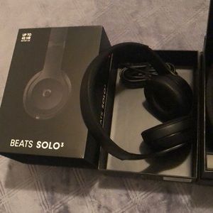 🎈SOLD🎈Beats Solo
